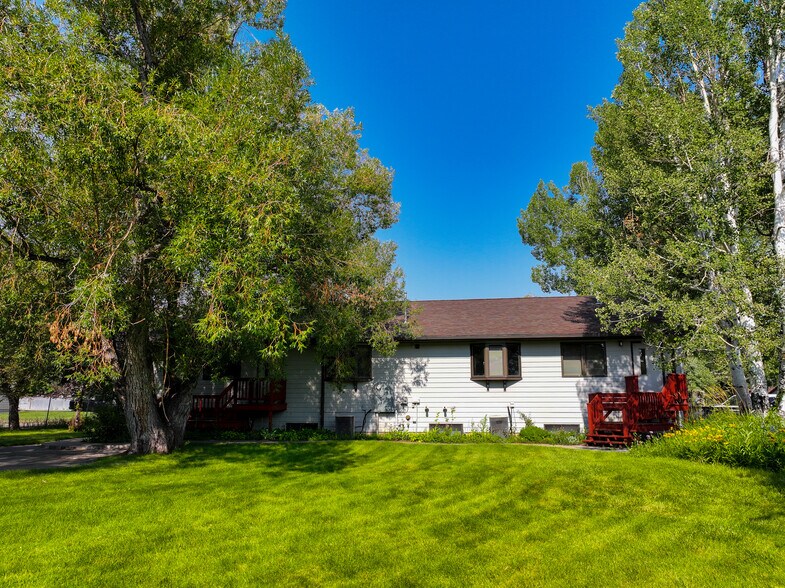 890 N 2nd St, Lander, WY à vendre - Photo de l’immeuble – Image 2 sur 38