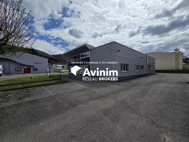 Local d'activités dans Groissiat à vendre - Photo de l’immeuble – Image 3 sur 18