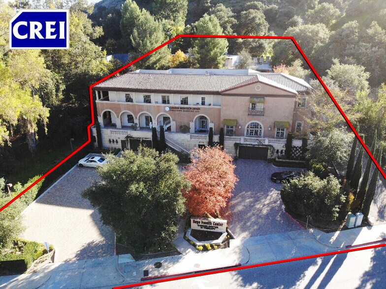 24100 Calabasas Rd, Calabasas, CA à vendre - Photo de l’immeuble – Image 2 sur 11