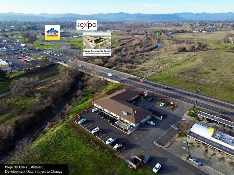 1710 E Pine, Central Point, OR à louer - Aérien – Image 3 sur 10