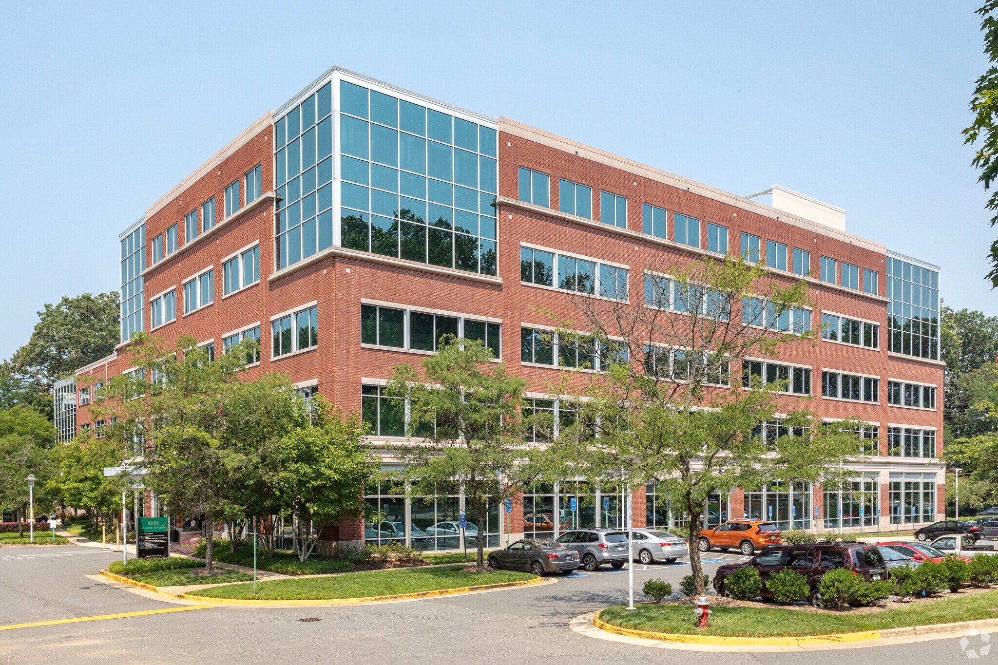 8501 Arlington Blvd, Merrifield, VA à louer Photo principale– Image 1 sur 14