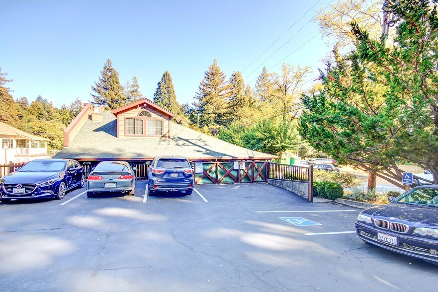 13350 W Park Ave, Boulder Creek, CA à vendre - Photo de l’immeuble – Image 3 sur 25