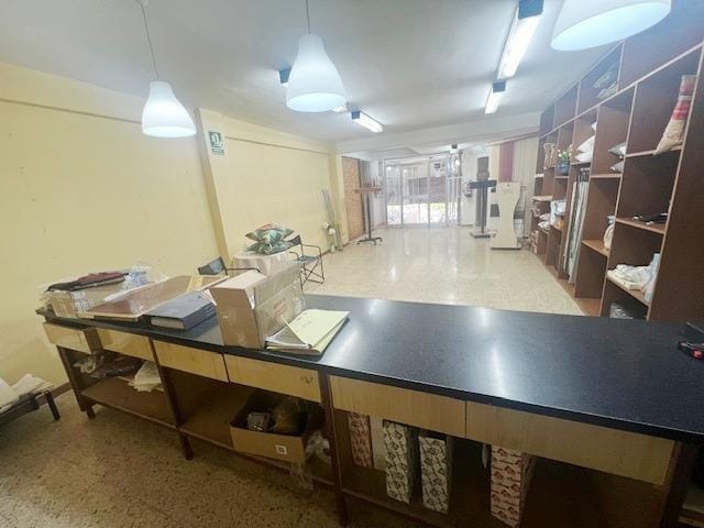 Sant Feliu de Llobregat, BAR 08980 - Lot - - - Photo intérieure - Image 2 of 5