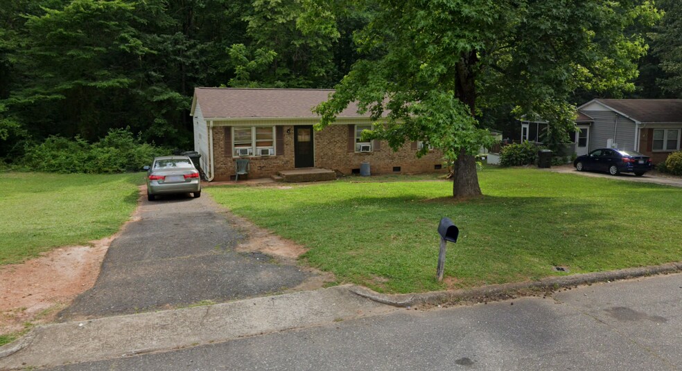 431 Red Tip Ln, Gastonia, NC à vendre - Photo de l’immeuble – Image 3 sur 6