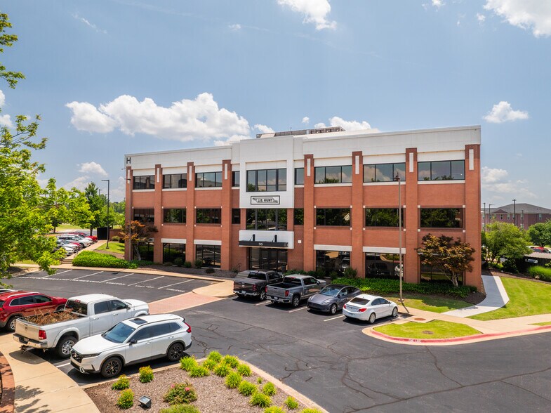 506 Enterprise Dr, Lowell, AR à louer - Photo de l’immeuble – Image 1 sur 9