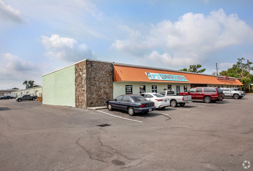 5100 Ulmerton Rd, Clearwater, FL à louer - Photo de l’immeuble – Image 2 sur 5
