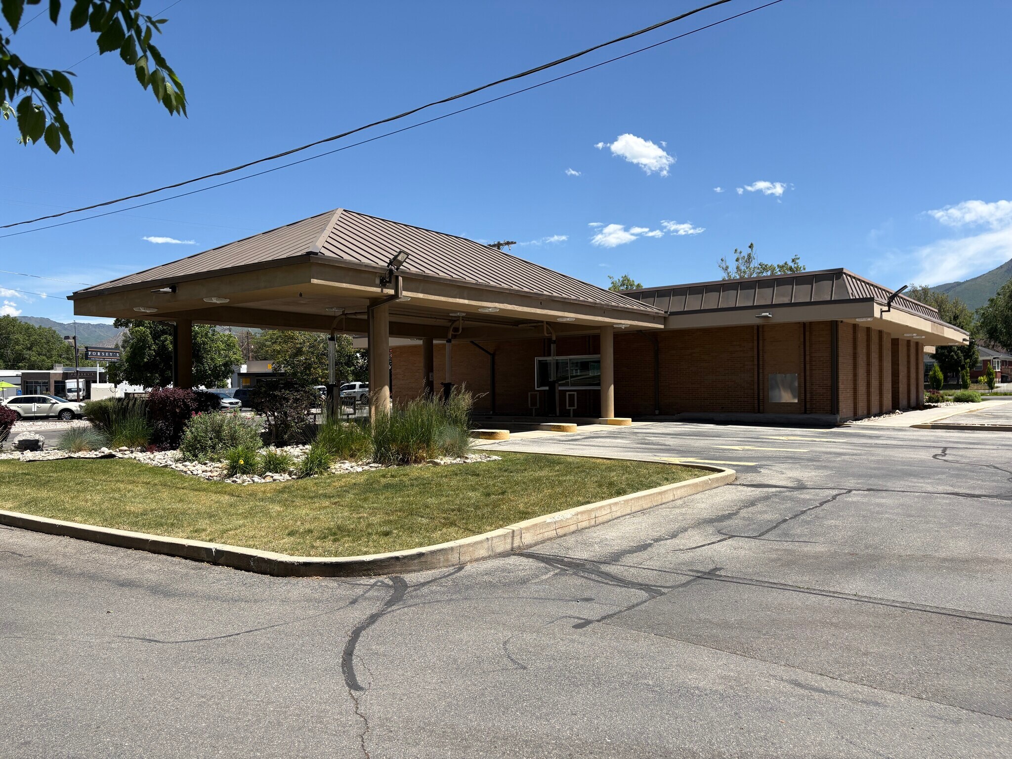 3020 Highland Dr, Salt Lake City, UT à vendre Photo de l’immeuble– Image 1 sur 11