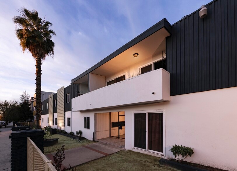 9001-9005 Orion Ave, North Hills, CA à vendre - Photo principale – Image 1 sur 27
