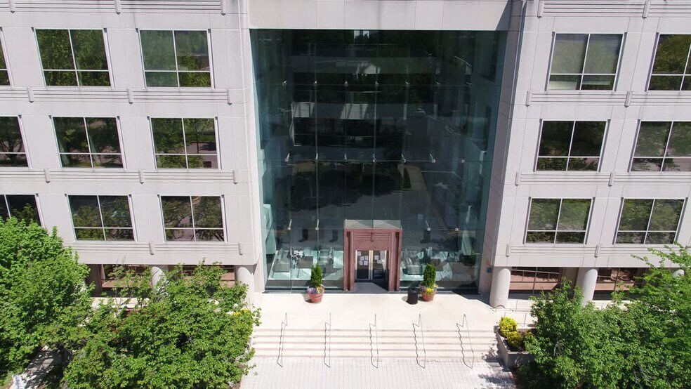 7361 Calhoun Pl, Rockville, MD à louer - Vidéo sur l’annonce professionnelle – Image 3 sur 8
