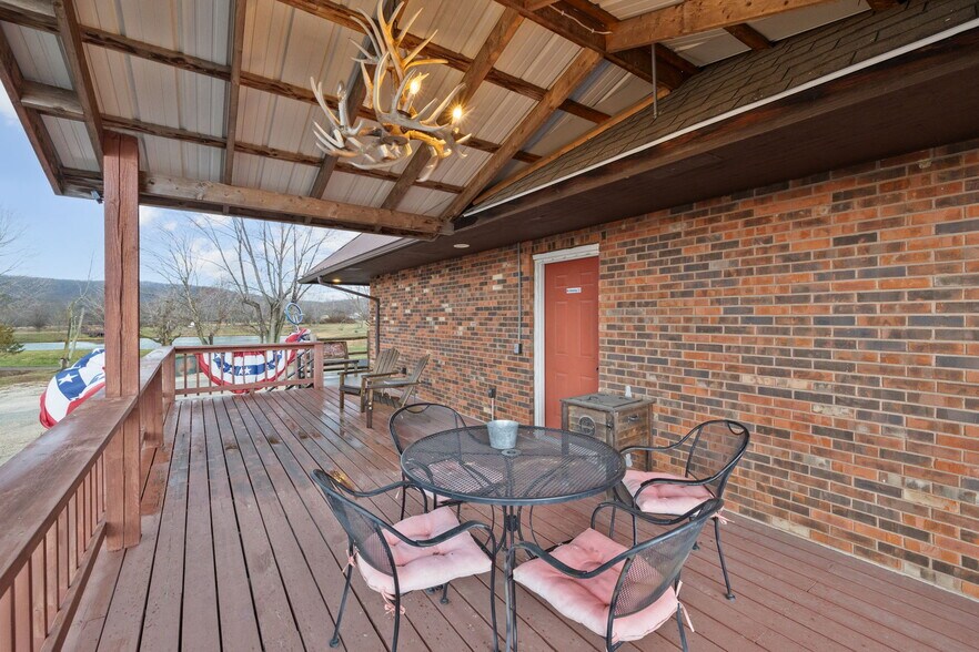 714 N Saint Mary St, Pilot Knob, MO à vendre - Photo de l’immeuble – Image 1 sur 83