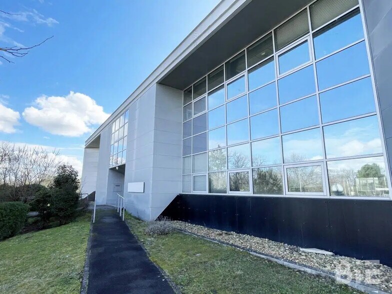 Local d’activités dans Mérignac à louer - Photo de l’immeuble – Image 2 sur 11