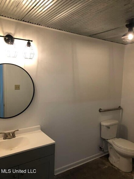 106 Ward St, Senatobia, MS à vendre - Photo de l’immeuble – Image 2 sur 3