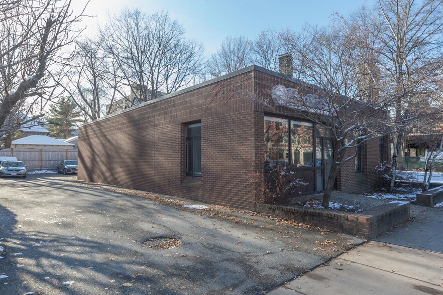 358 Harvard St, Brookline, MA à louer - Photo de l’immeuble – Image 1 sur 6