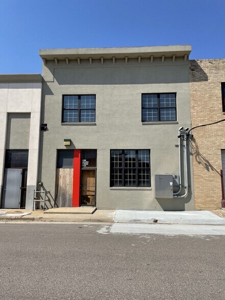1735 NW 5th St, Oklahoma City, OK à vendre - Photo de l’immeuble – Image 2 sur 27