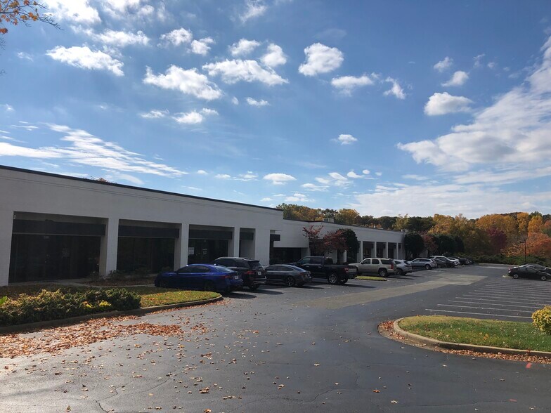 2121 New Market Pky SE, Marietta, GA à louer - Photo de l’immeuble – Image 2 sur 4