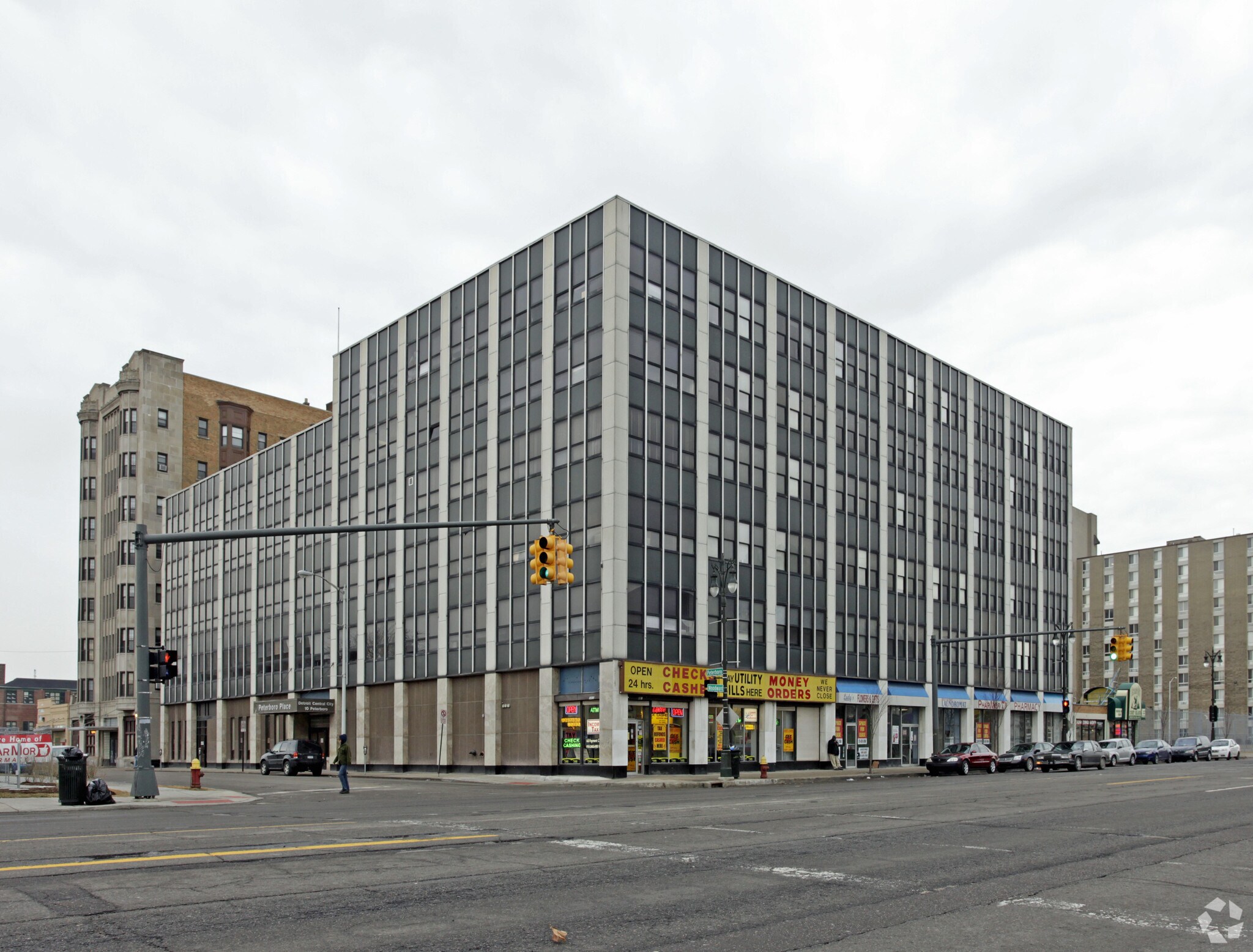 3423-3427 Woodward Ave, Detroit, MI à louer Photo principale– Image 1 sur 12