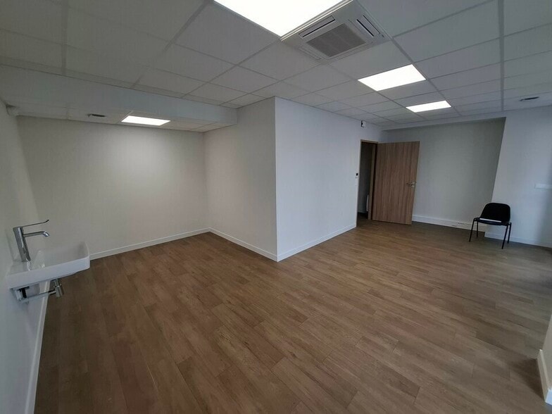 Soins de santé dans Saint-Malo à vendre - Photo intérieure – Image 2 sur 3