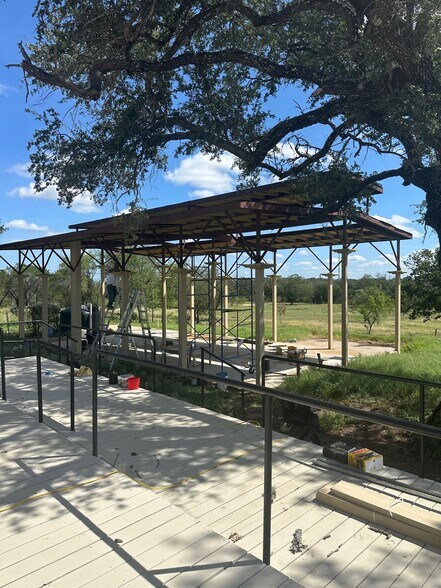 9900 E State Highway 71, Spicewood, TX à louer - Photo de l’immeuble – Image 2 sur 9