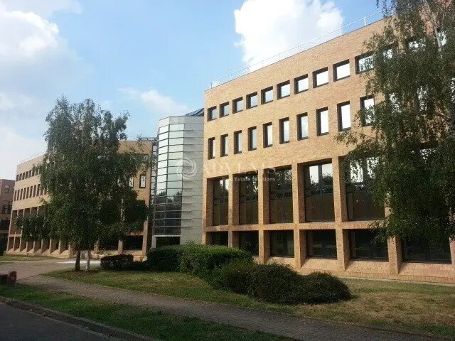 Bureau dans Le Pecq à louer - Photo de l’immeuble – Image 2 sur 12