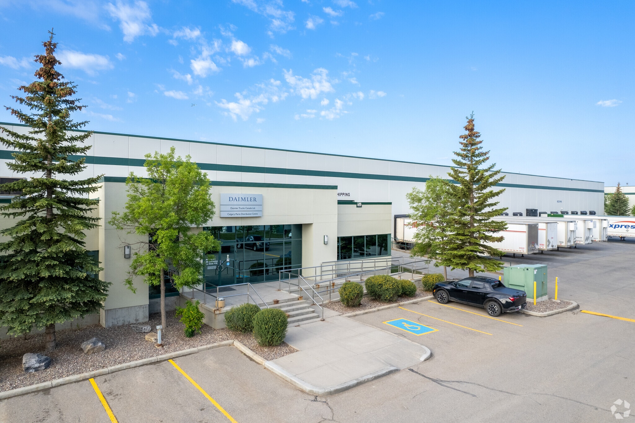4901-5201 64 Av SE, Calgary, AB à louer Photo principale– Image 1 sur 9