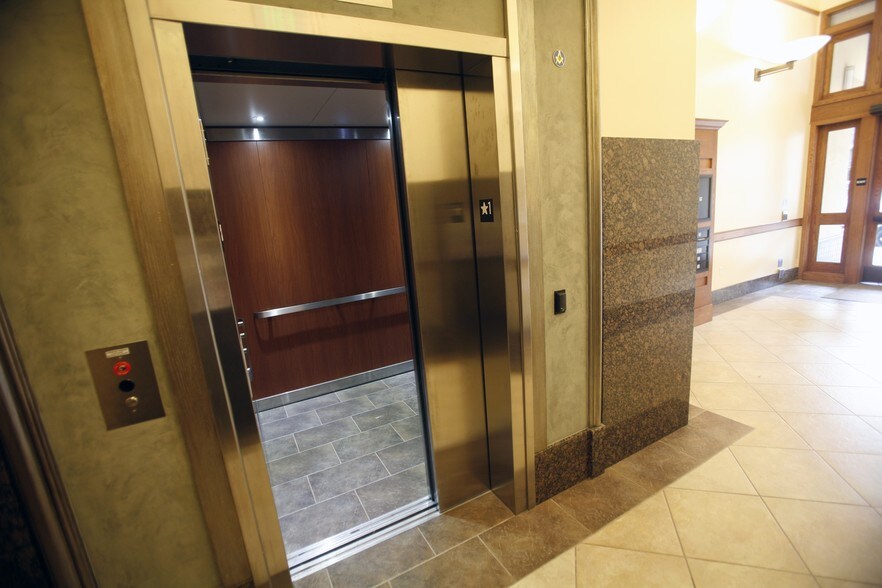 888 4th St, San Rafael, CA à louer - Hall d’entrée – Image 3 sur 9