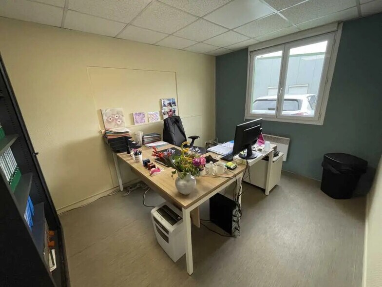 Bureau dans Maromme à louer - Photo intérieure – Image 2 sur 8