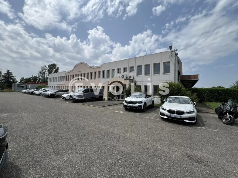 Local d’activités dans SAINT-SYMPHORIEN-D'OZON à louer - Photo de l’immeuble – Image 3 sur 13