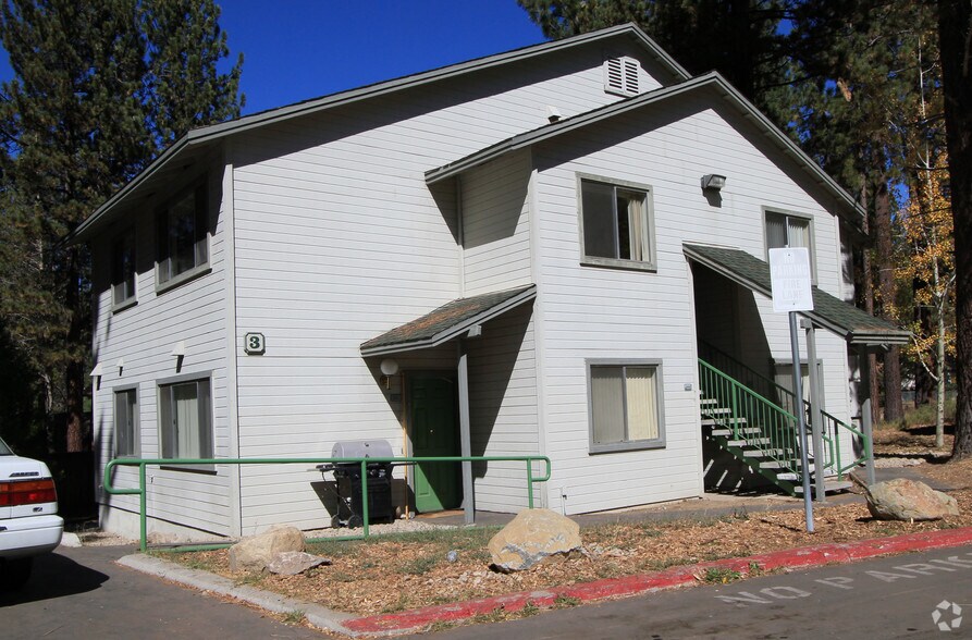 3431 Spruce Ave, South Lake Tahoe, CA à vendre - Photo de l’immeuble – Image 2 sur 21