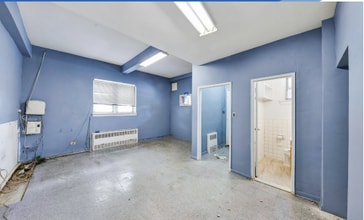 190-05 Hillside Ave, Hollis, NY à louer Photo intérieure– Image 1 sur 4