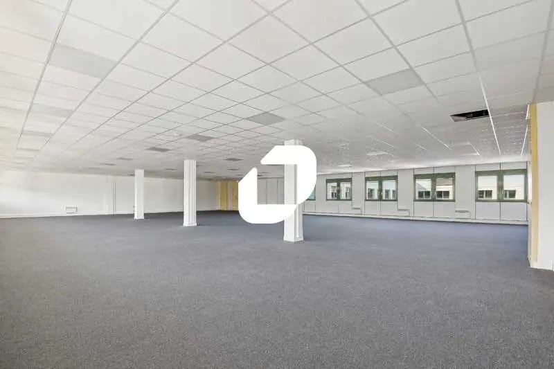 Local d’activités dans Lisses à louer - Photo intérieure – Image 2 sur 14