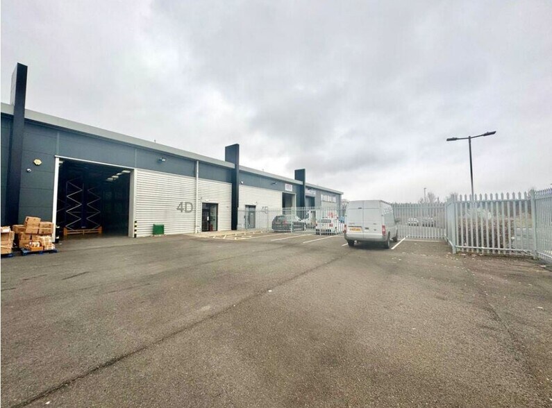 4F Butterfield Green Rd, Luton à vendre - Photo de l’immeuble – Image 1 sur 6