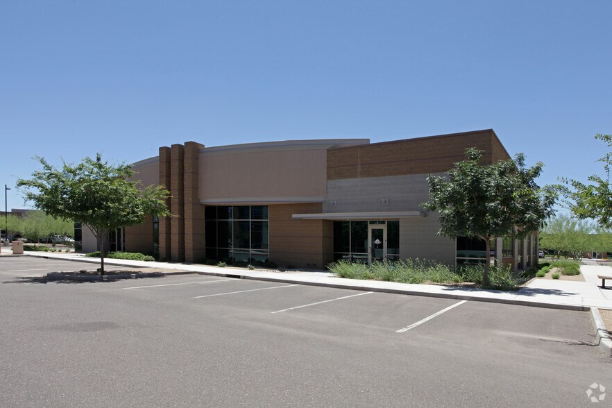 5700 W Chandler Blvd, Chandler, AZ à louer - Photo de l’immeuble – Image 2 sur 43