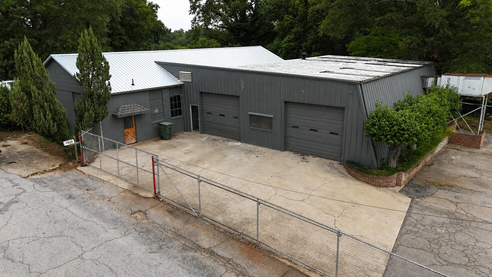 1518 Anderson Rd, Greenville, SC à louer - Photo de l’immeuble – Image 1 sur 5