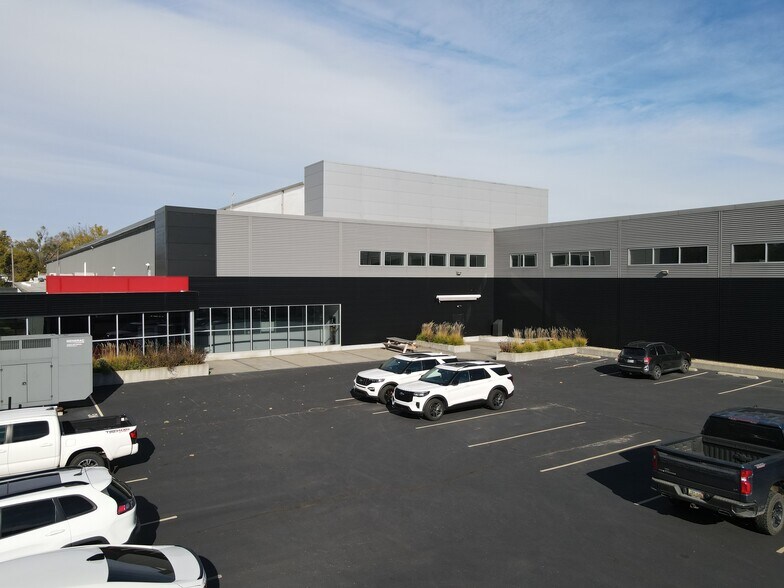 408 S Byrkit St, Mishawaka, IN à louer - Photo de l’immeuble – Image 3 sur 16