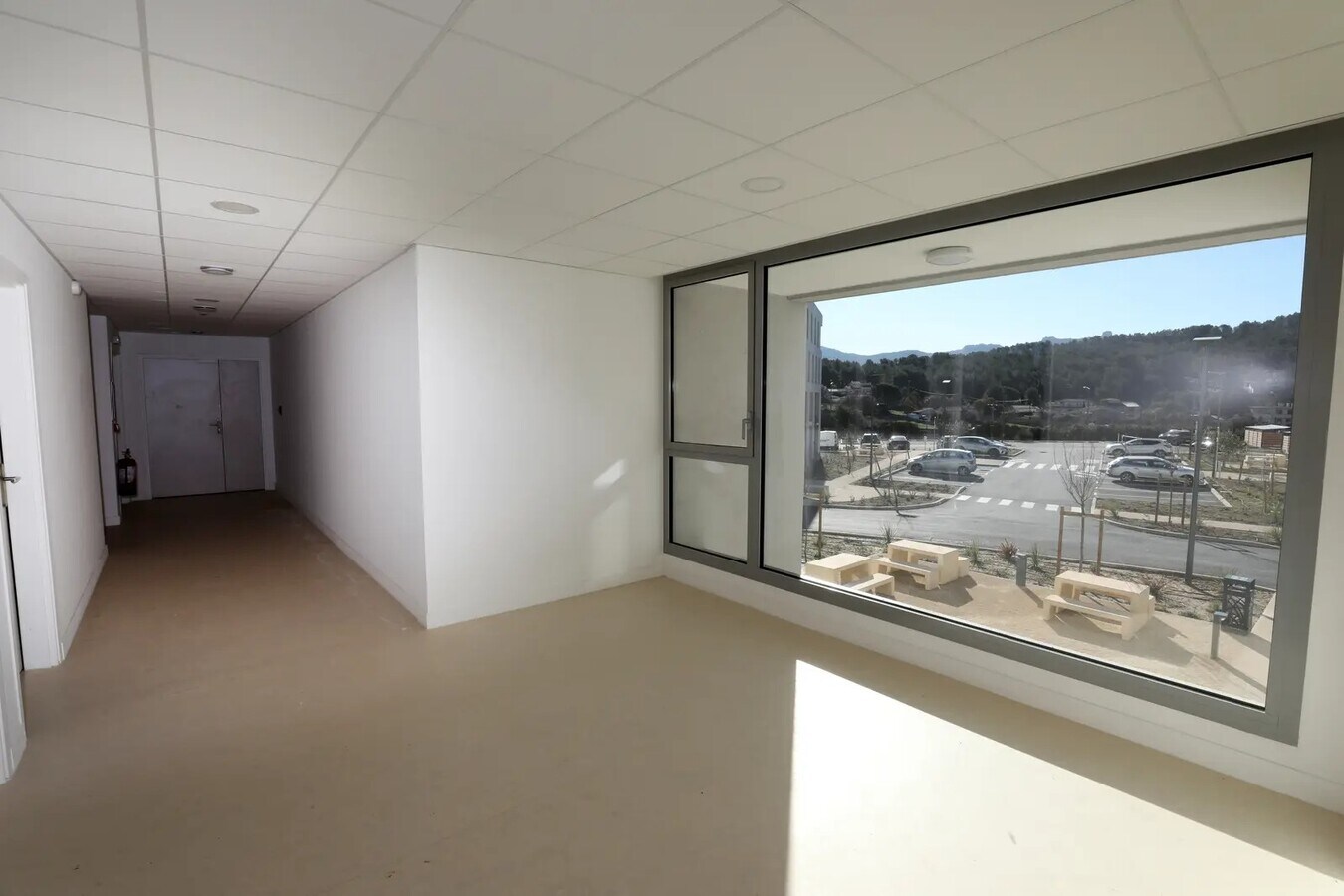 1480 Avenue D'Armenie, Gardanne, BDR 13120 - - - Photo intérieure - Image 2 of 2