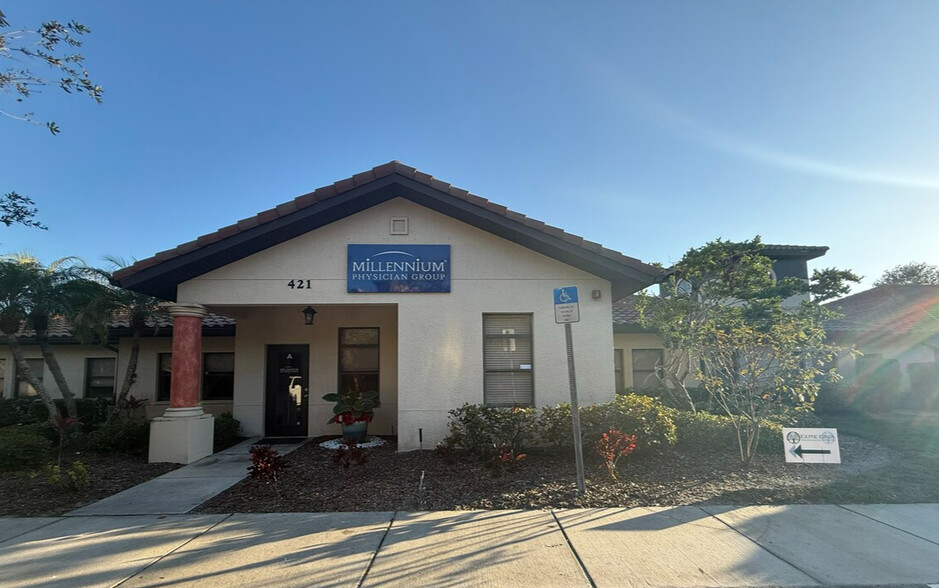 421 Commercial Ct, Venice, FL à louer - Photo de l’immeuble – Image 1 sur 15