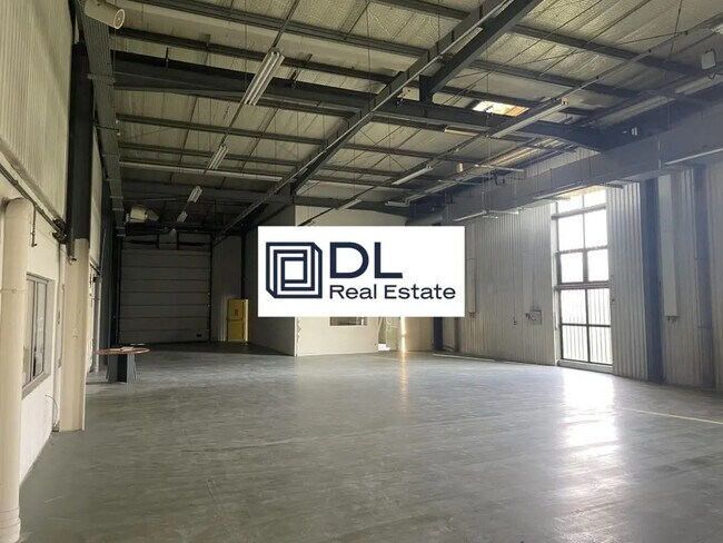 Plus de détails pour Industriel/Logistique à louer