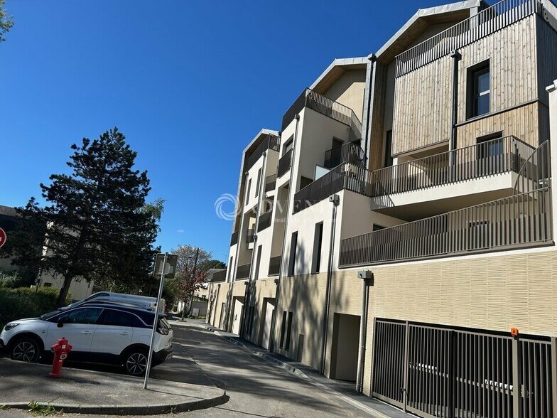 Bureau dans La Riche à vendre - Photo de l’immeuble – Image 3 sur 9