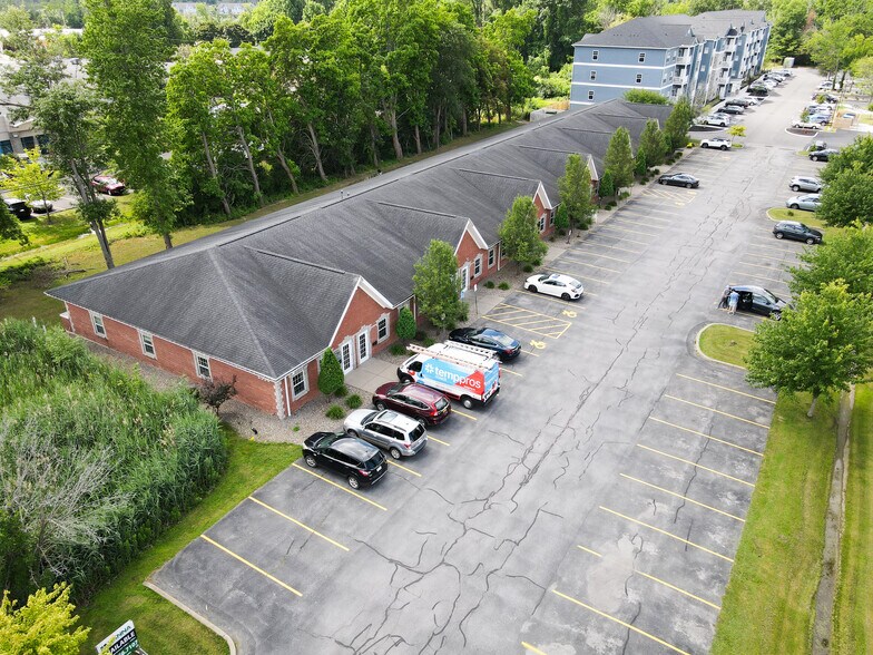 2390 N Forest Rd, Getzville, NY à louer - Aérien – Image 1 sur 8