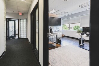 17300 Chenal Pky, Little Rock, AR à louer Photo de l’immeuble– Image 1 sur 7