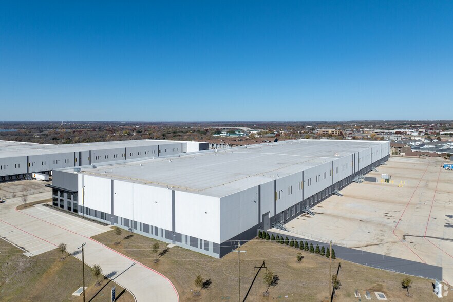 3101 NW Centre Drive, Fort Worth, TX à louer - Photo de l’immeuble – Image 2 sur 8