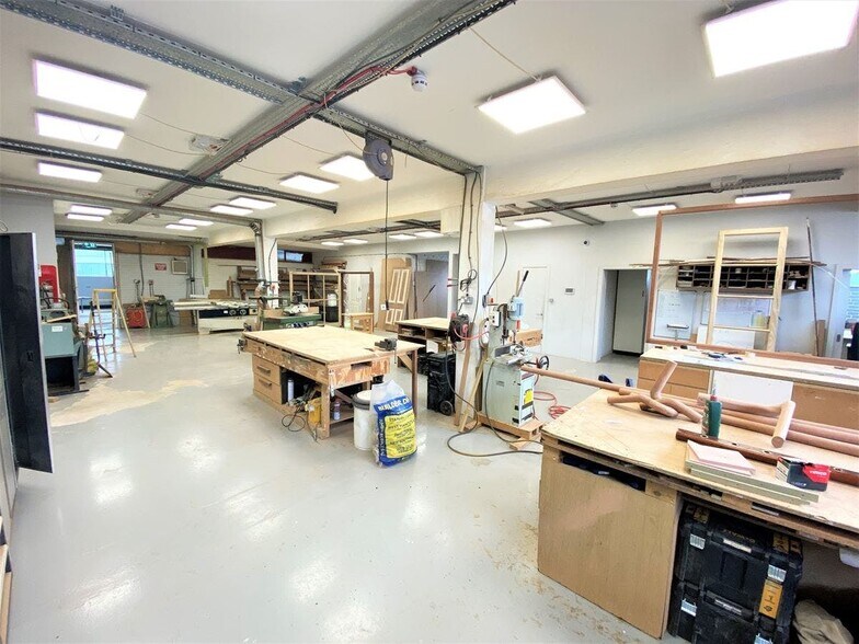 Boston Business Park, Londres à louer - Photo de l’immeuble – Image 2 sur 12