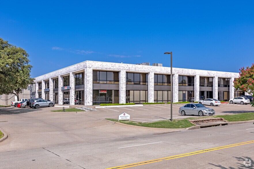4801 Spring Valley Rd, Farmers Branch, TX à louer - Photo de l’immeuble – Image 3 sur 8