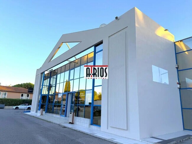 Plus de détails pour Bureau à vendre