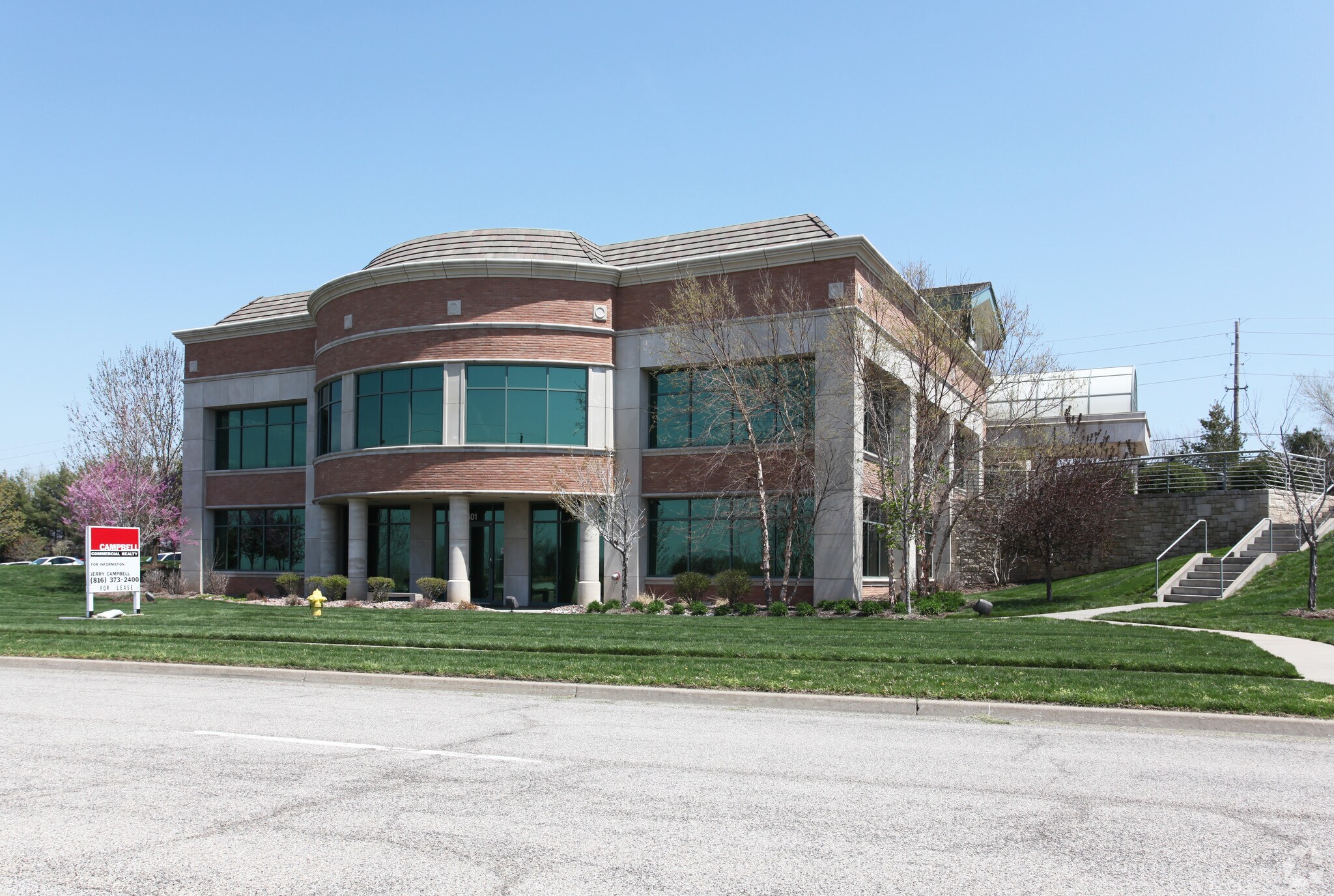 3601 NE Ralph Powell Rd, Lee's Summit, MO à louer Photo principale– Image 1 sur 3