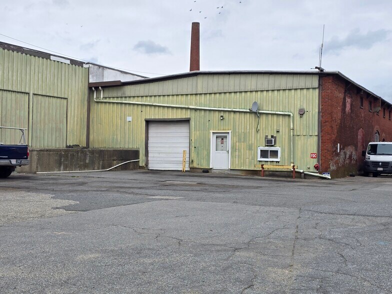 160-168 Stevens St, Fall River, MA à louer - Photo de l’immeuble – Image 3 sur 11