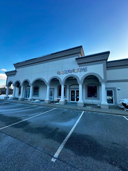 61 Commerce Way, Plymouth, MA à louer - Photo de l’immeuble – Image 3 sur 14