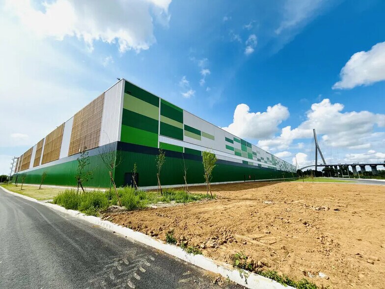 Industriel/Logistique dans Honfleur à louer - Photo de l’immeuble – Image 3 sur 8