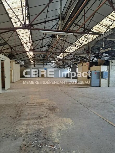 Local d'activités dans Longvic à vendre - Photo de l’immeuble – Image 3 sur 12