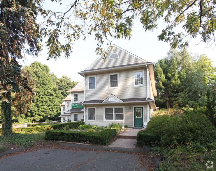 Burlington Package portefeuille de 2 biens à vendre sur LoopNet.fr - Photo principale – Image 2 sur 49